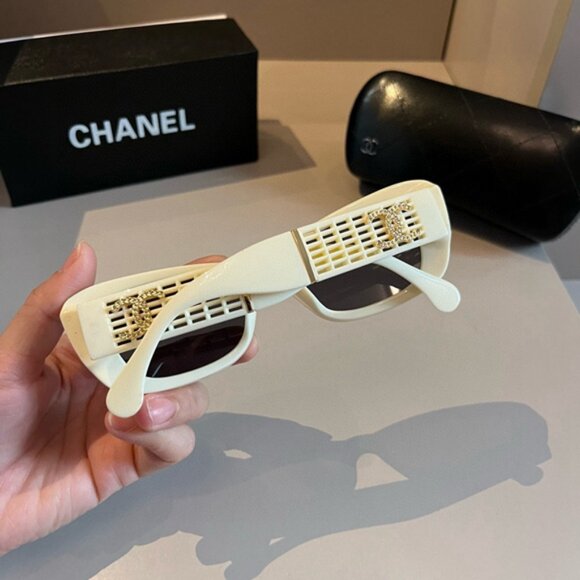 CHANEL Women\'s White Sunglasses main image 4